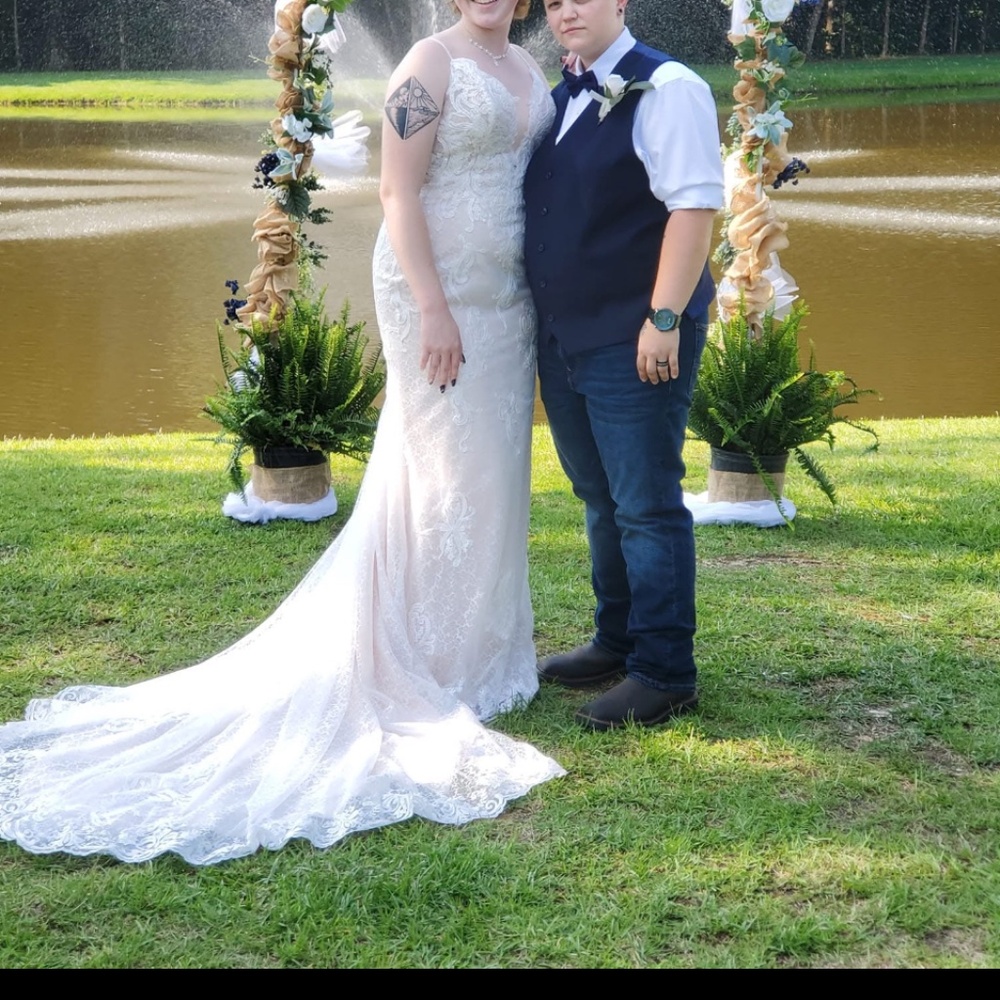 Cream and White Wedding Dress Size 10